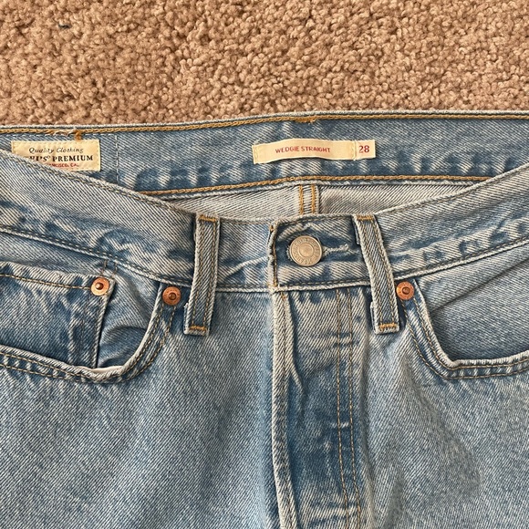 Levi’s Wedgie Straight Jeans - Picture 3 of 5